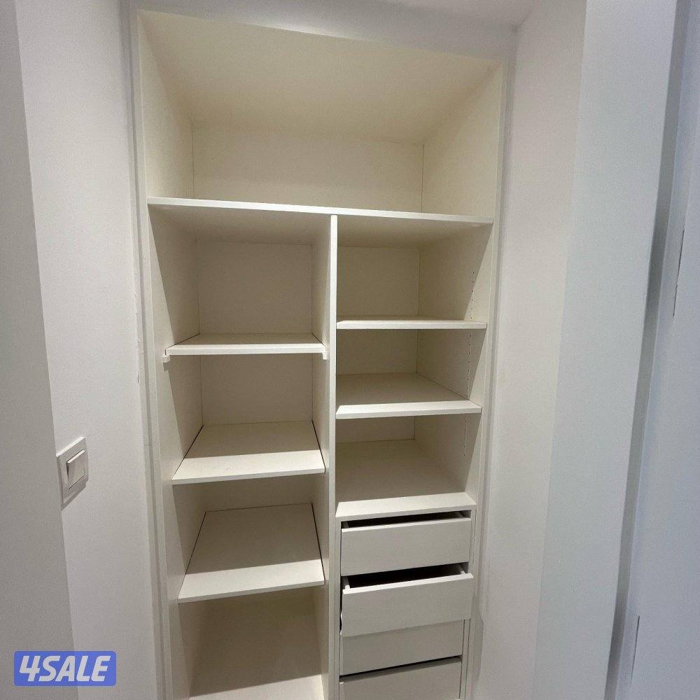 شقة نصف مفروشة إطلالة بحرية مباشرة للإيجار في بنيد القار4