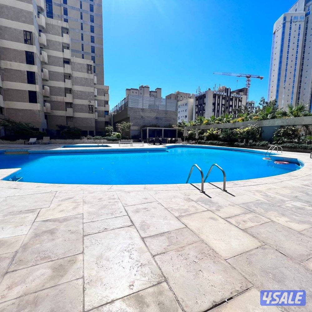 شقة نصف مفروشة إطلالة بحرية مباشرة للإيجار في بنيد القار10