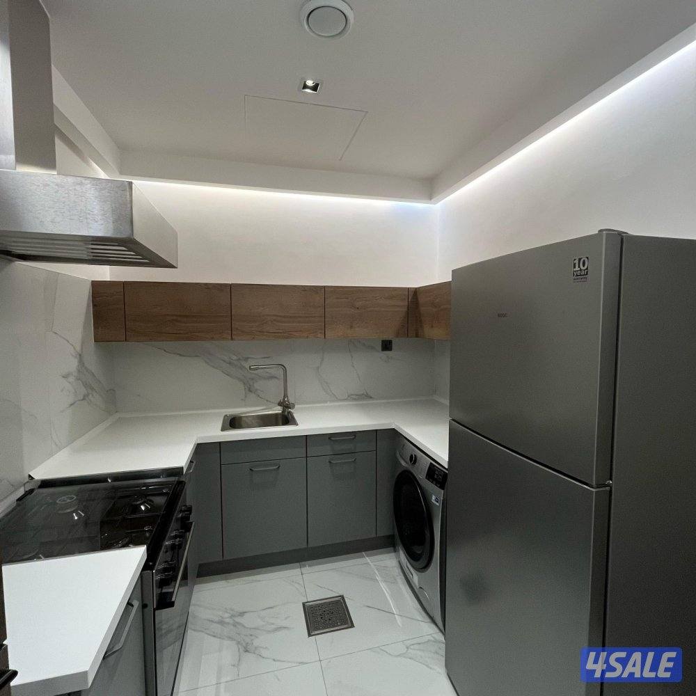 شقة إطلالة بحرية نصف مفروشة مع شهر مجاني للإيجار في شرق3