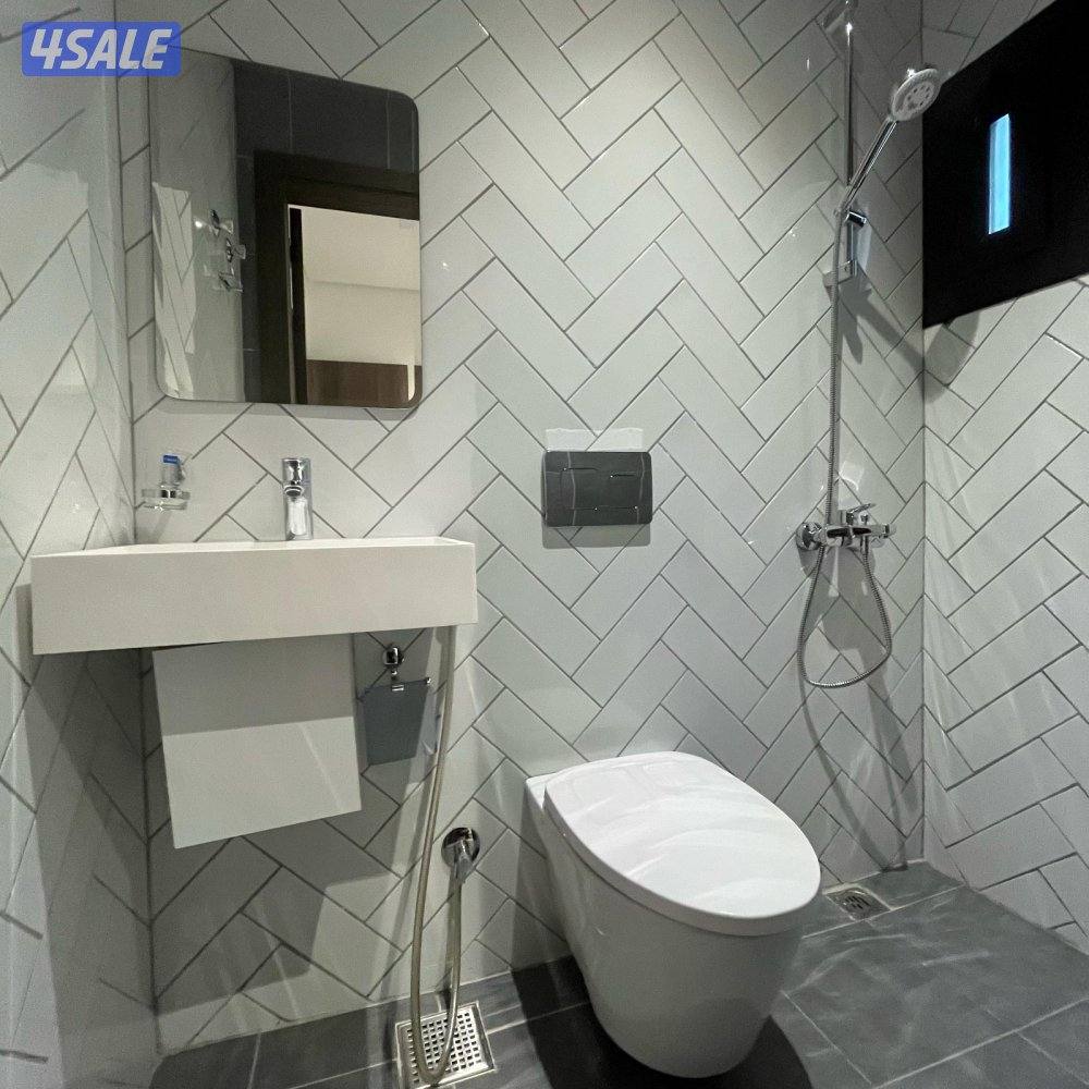 شقة إطلالة بحرية نصف مفروشة مع شهر مجاني للإيجار في شرق6