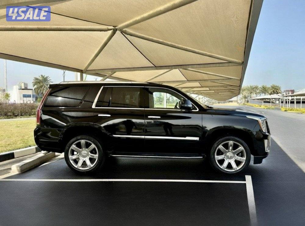 كاديلاك اسكاليد - الموديل:2018 - العداد:1617