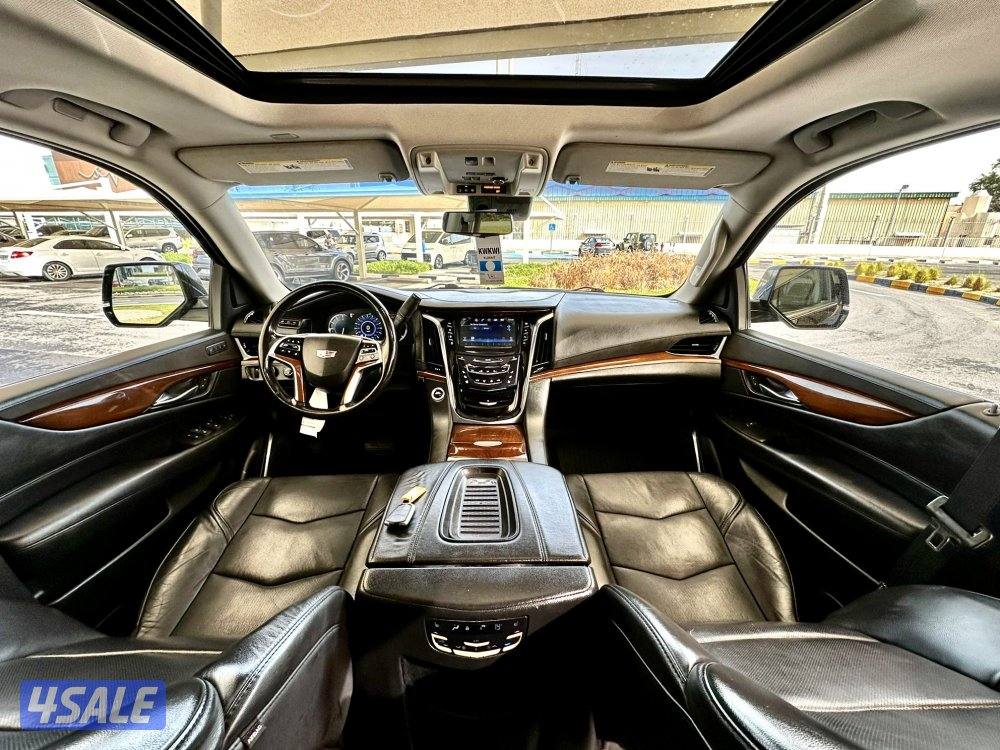 كاديلاك اسكاليد - الموديل:2018 - العداد:16110