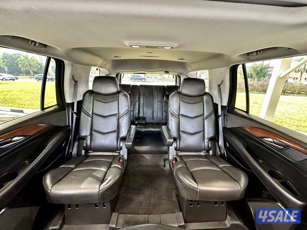 كاديلاك اسكاليد - الموديل:2018 - العداد:16111