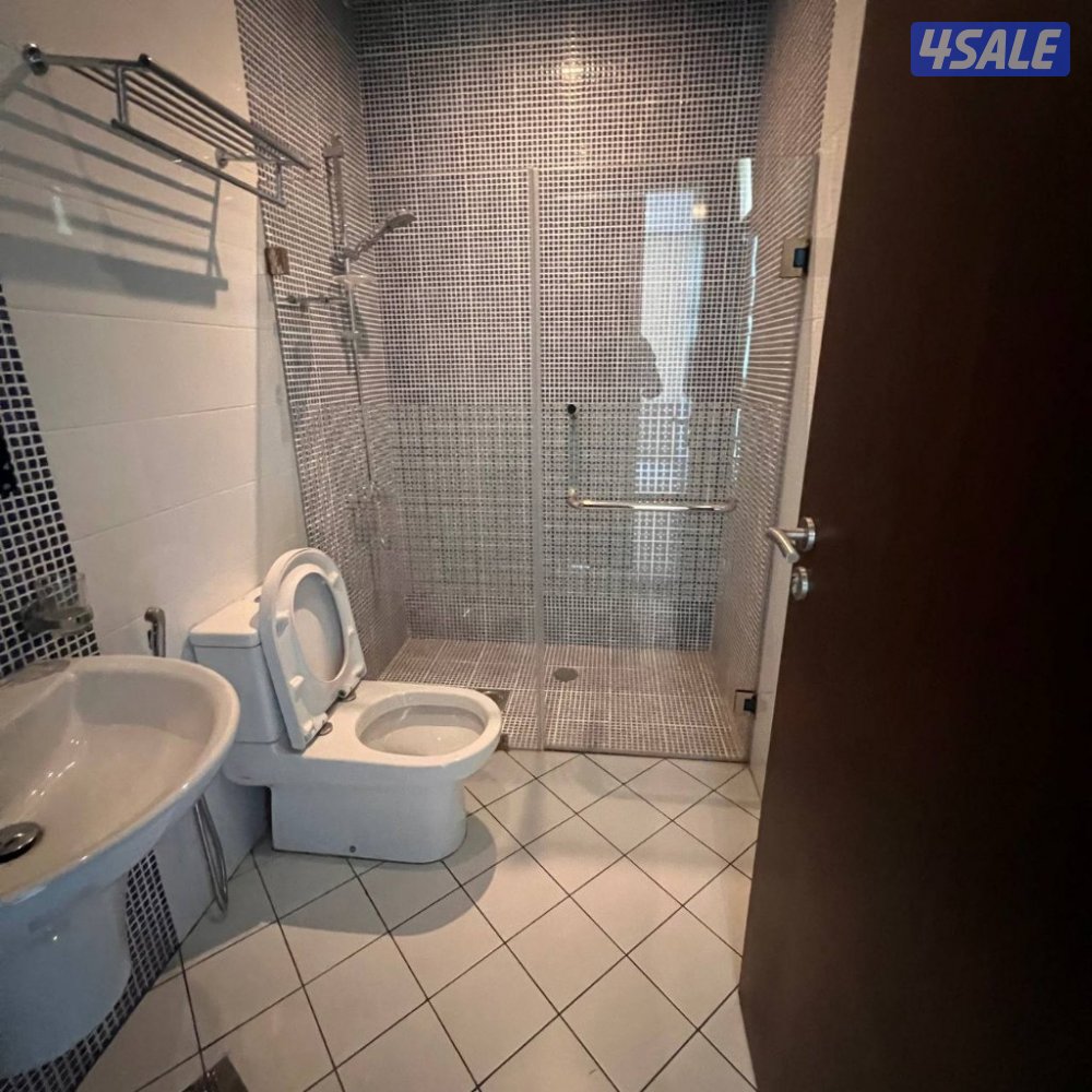 دور سكني إطلالة بحرية مباشرة للإيجار في السالمية قطعة 117