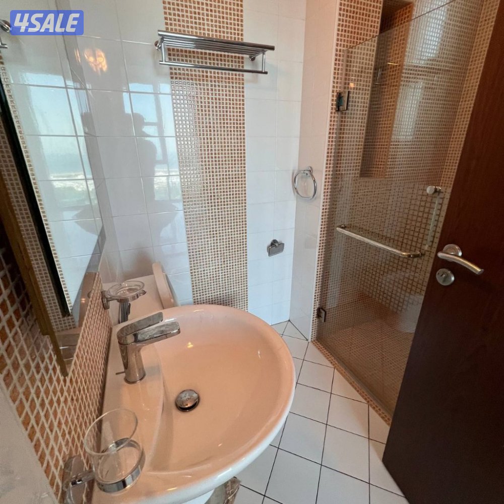 دور سكني إطلالة بحرية مباشرة للإيجار في السالمية قطعة 118