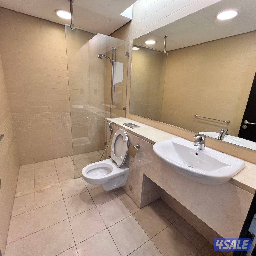 شقة VIP إطلالة بحرية مباشرة للإيجار في بنيد القار4