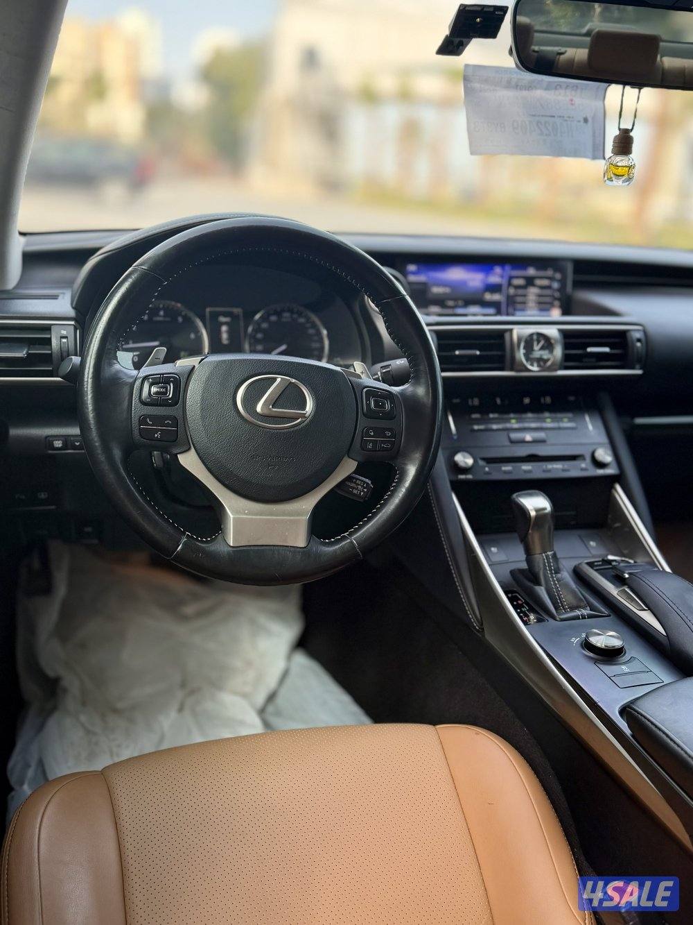 لكزس IS300 موديل 2018 عداد 67 الف بحالة نادرة7