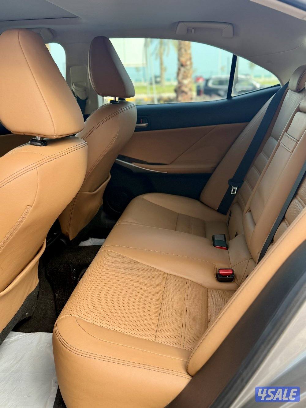 لكزس IS300 موديل 2018 عداد 67 الف بحالة نادرة8