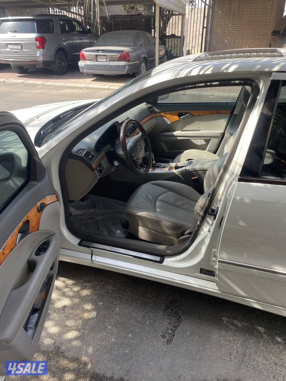 للبيع مرسيدس E2305