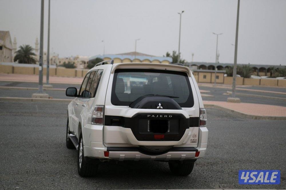 للبيع باجيرو كامل المواصفات صبغ وكاله ماكينه الكبيره2