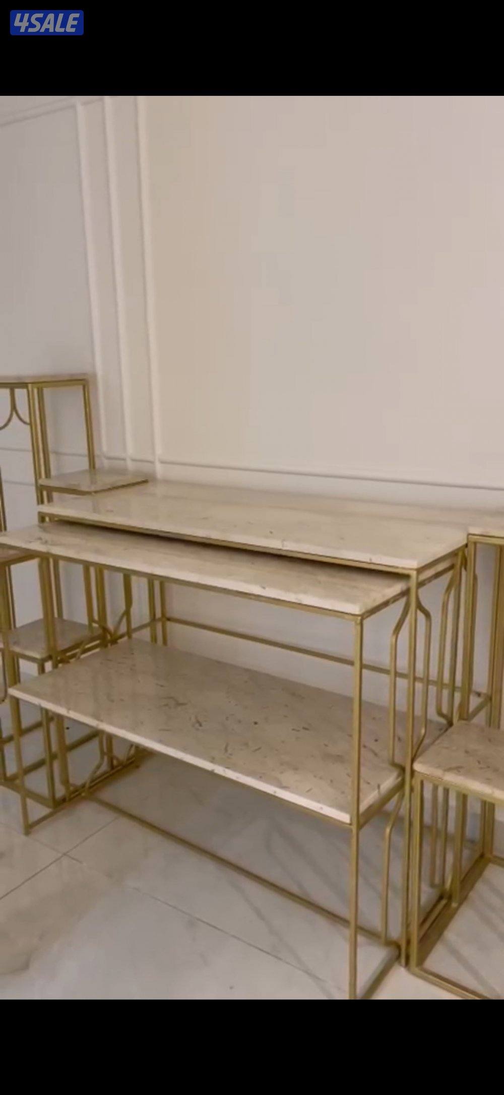 طاولات رخام٢ وطاولات خدمه١٠ وكونسول كبير بحاله جيده جداً جميعها رخام2