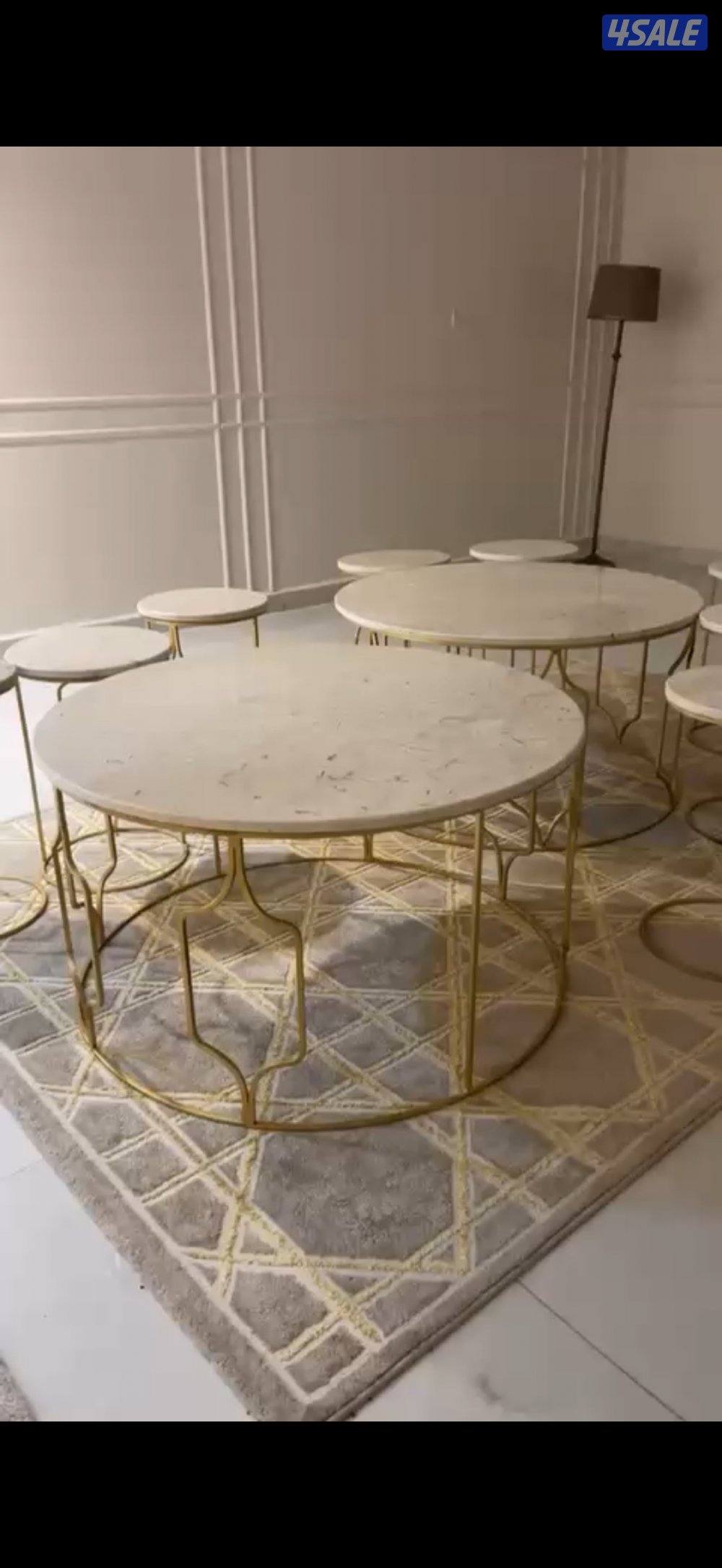 طاولات رخام ٢ وطاولات خدمه١٠ وكونسول جميعه رخام بجوده وبحاله جيده جدا1