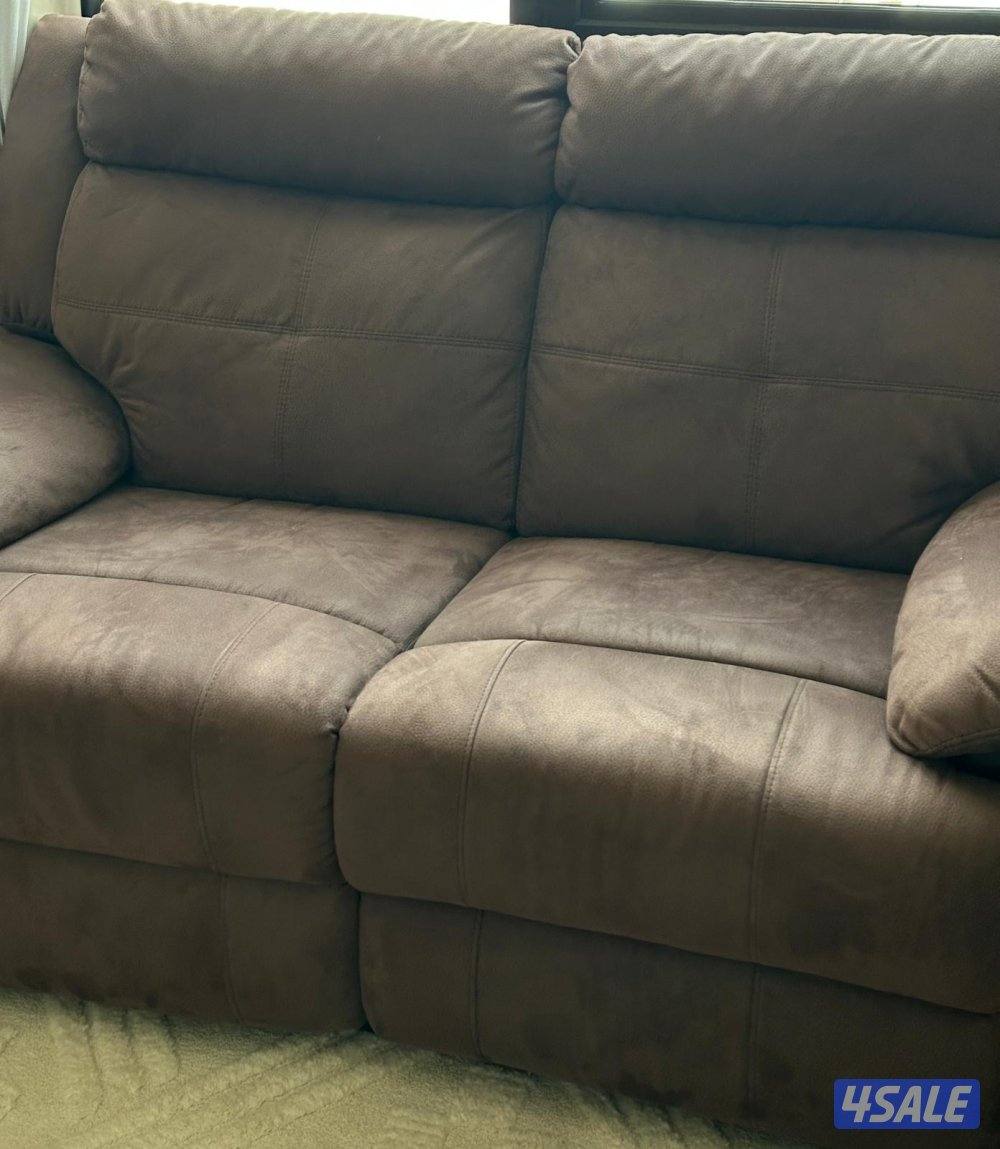 كنب مريح وفخم جدا مع طاولات1