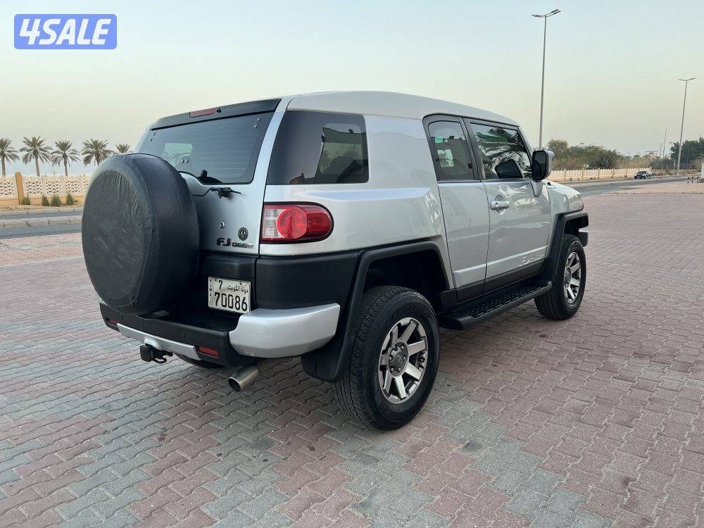 للبيع تويوتا إف جئ موديل 20083