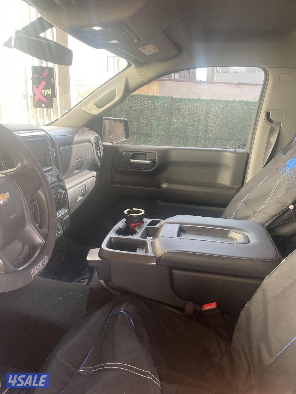 للبيع سلفرادو من غير دبل لون اسود ماشي 1402