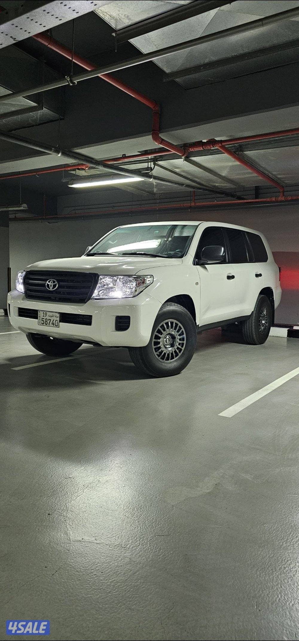 لاند كروز 2013 وارد عمان قير عادي ديزل (تون تيربو ٨ سلندر) صبغ الوكاله0