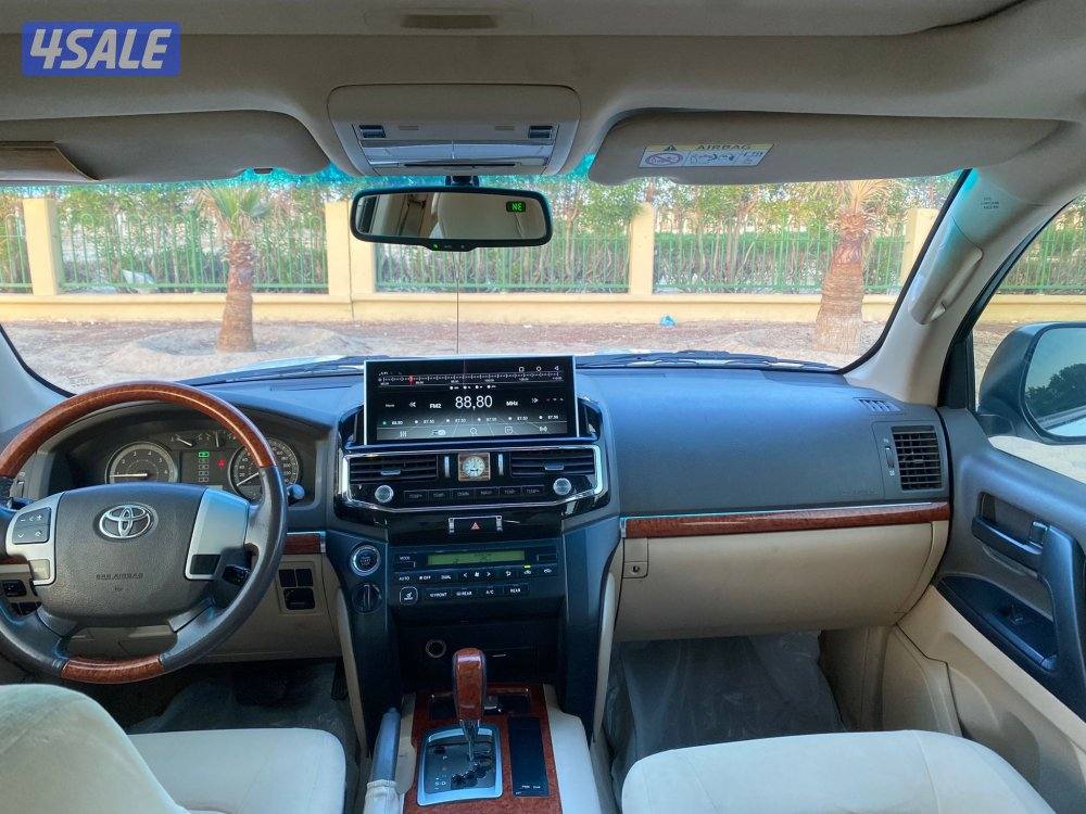 للبيع لاندكروز / 2014 سيرفس منتظم يوجد خفس لايوثر3