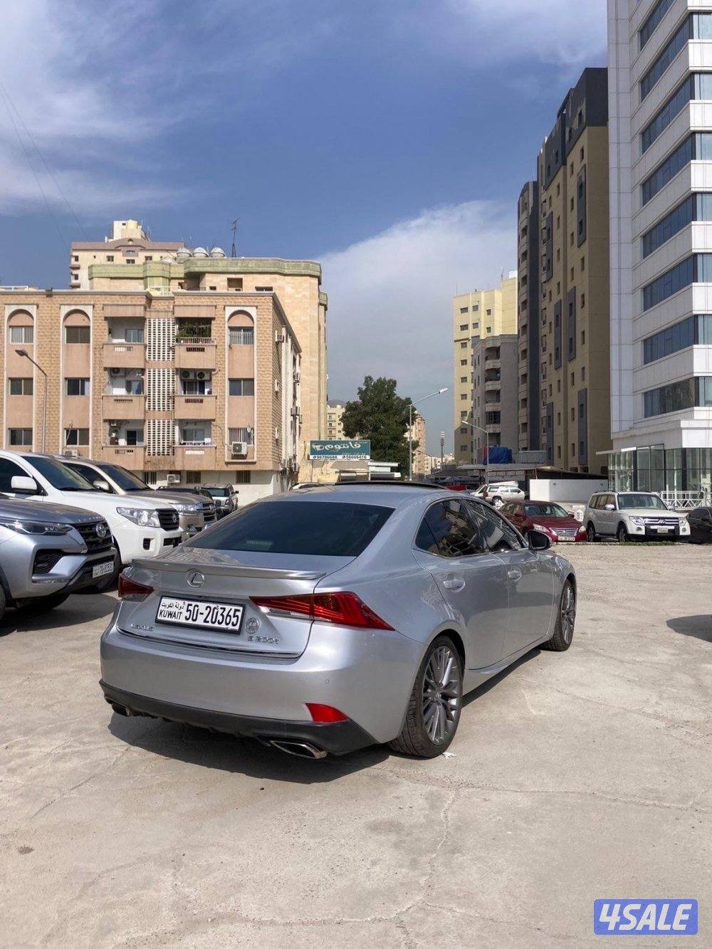 لكزس is200t موديل 20174