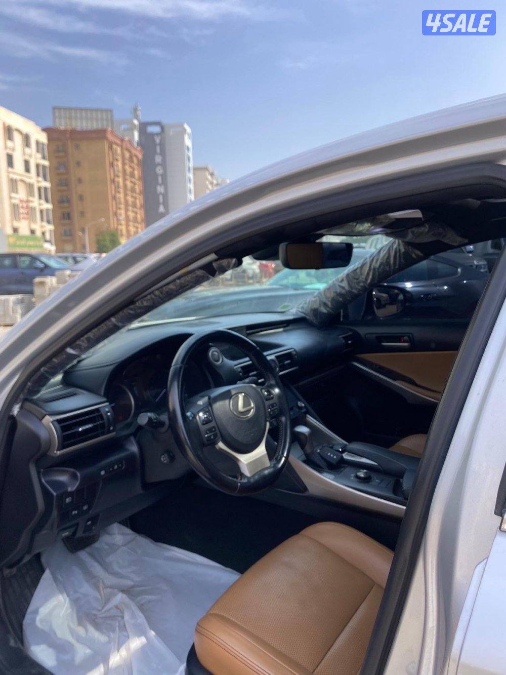 لكزس is200t موديل 20175