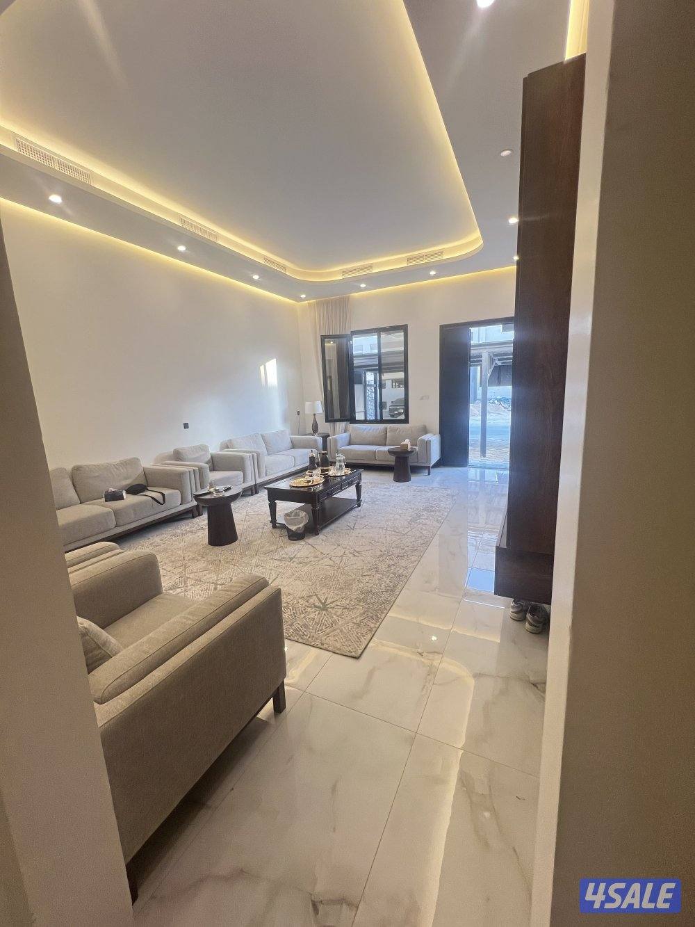 للبيع بصباح موقع شيخ ع خط الوفره ارتداد 70 ثلاث ادوار C40