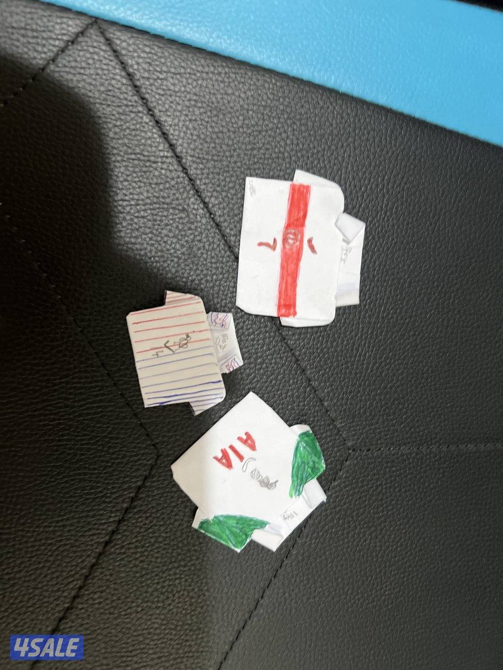 السلام عليكم هذا تيشرت لعيبة كرة في كل الأنواع  السعر 250 فلس0