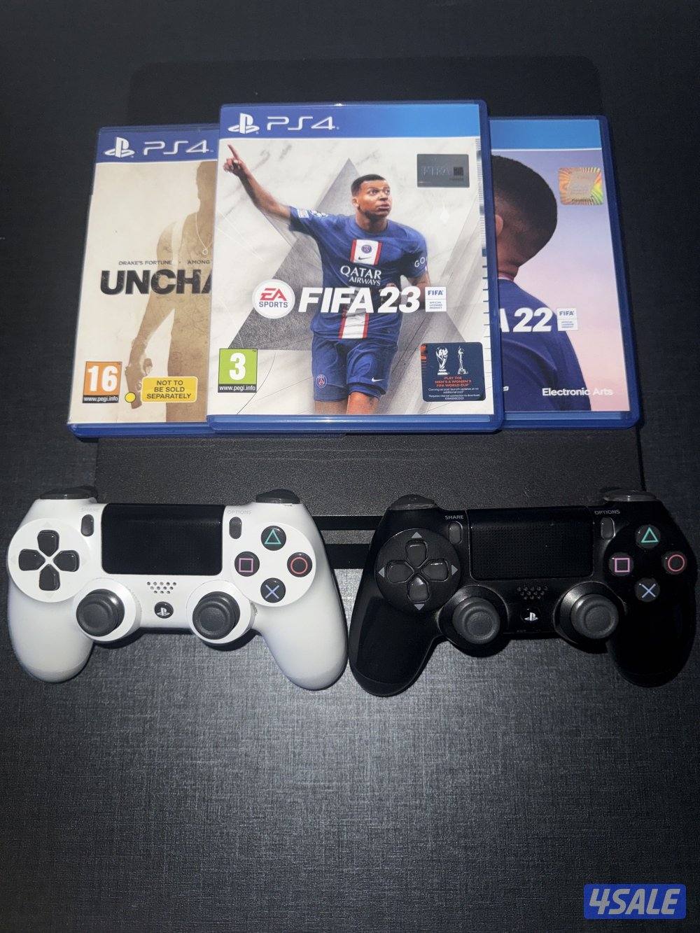 سوني ٤ سلم للبيع نظيف جدا تجي مع ألعاب واليد والوايرات0