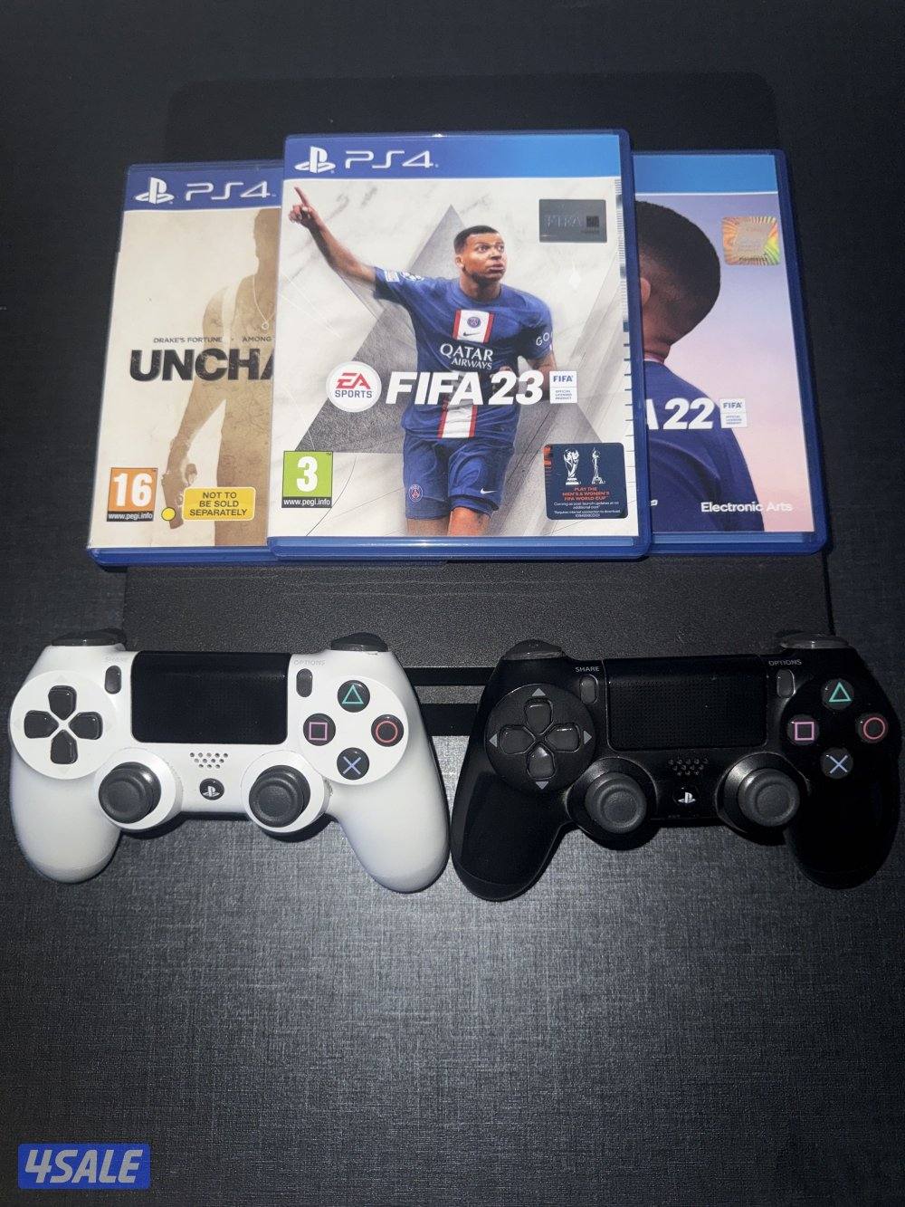 سوني ٤ سلم للبيع نظيف جدا تجي مع ألعاب واليد والوايرات1