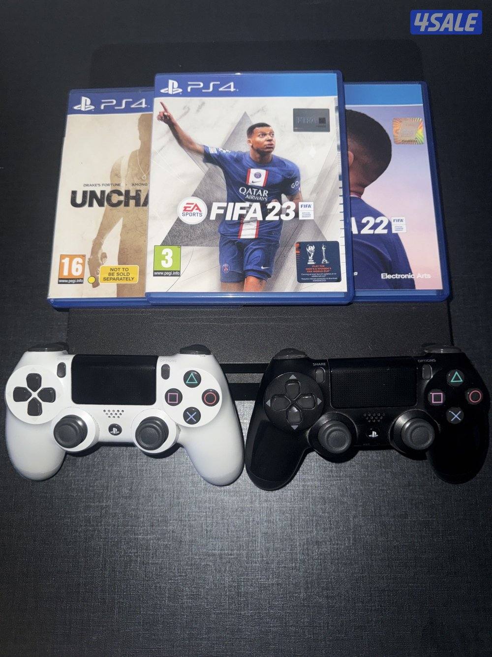 سوني ٤ سلم للبيع نظيف جدا تجي مع ألعاب واليد والوايرات2