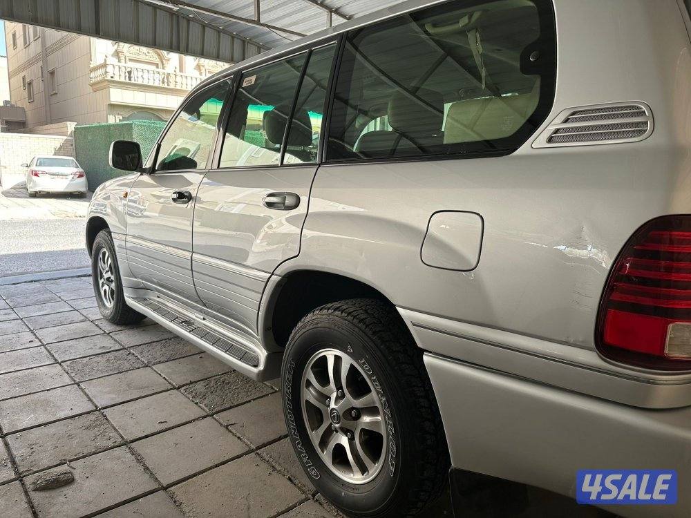 جيب لكزس LX4702