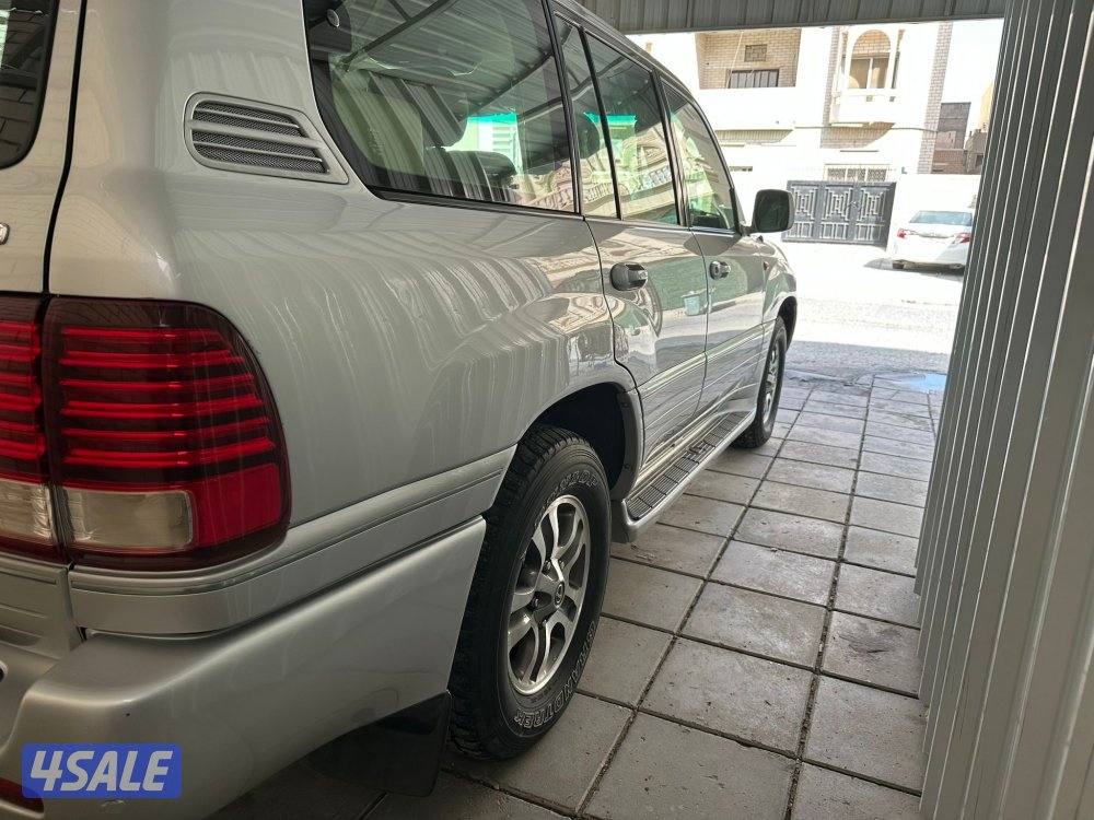 جيب لكزس LX4704