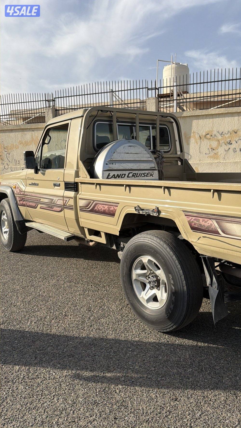 للبيع جيب شاص4