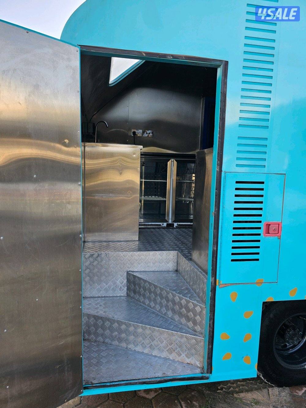 للبيع فود ترك
بحالة فوق الممتازة. مجهز بالكامل
على احدث الطرق الخاص7