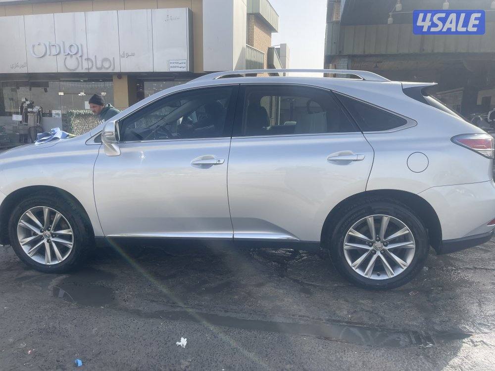 للبيع جيب لكزسRX جديد و صيانة جديدة3