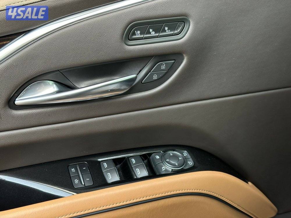 كاديلاك اسكاليدLUXURY موديل2021 عداد77الف وارد الغانم تحت الكفاله10