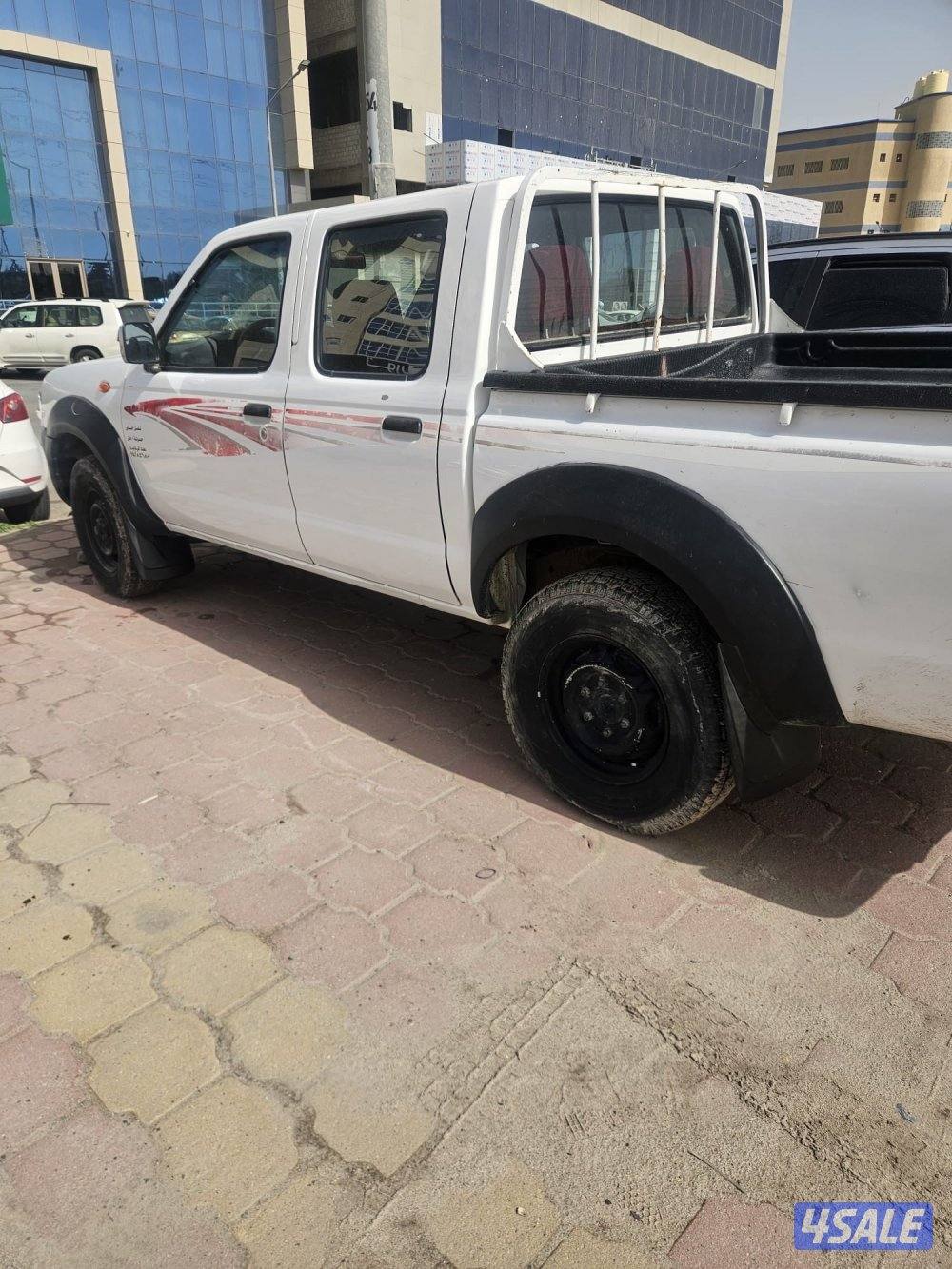 سيارة نيسان وانيت 2015 دبل جير بحاله ممتازة2