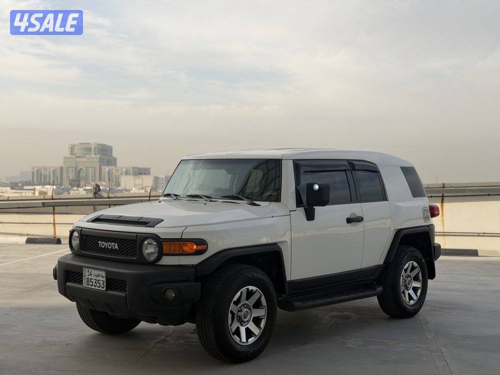 تويوتا FJ موديل 2016 وكالة الكويت الساير سيرفس وكاله نقبل تثمين وبدل0