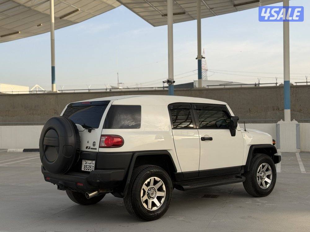 تويوتا FJ موديل 2016 وكالة الكويت الساير سيرفس وكاله نقبل تثمين وبدل2