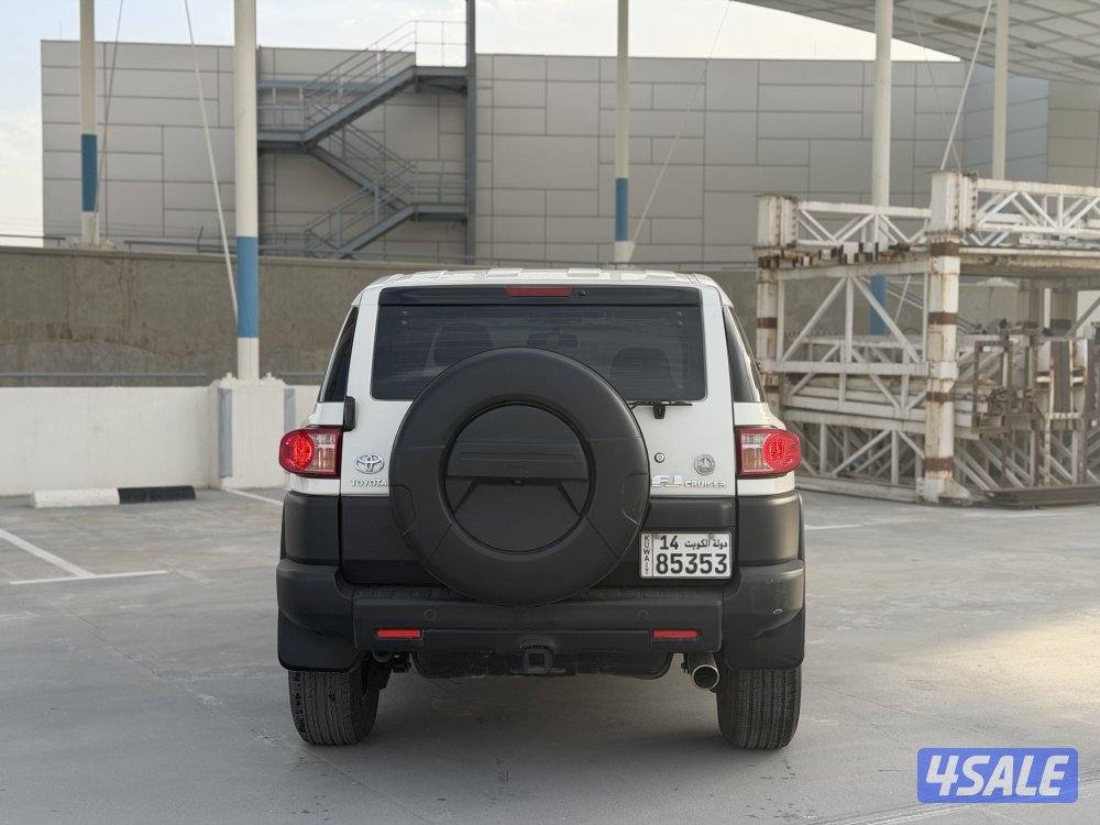 تويوتا FJ موديل 2016 وكالة الكويت الساير سيرفس وكاله نقبل تثمين وبدل10