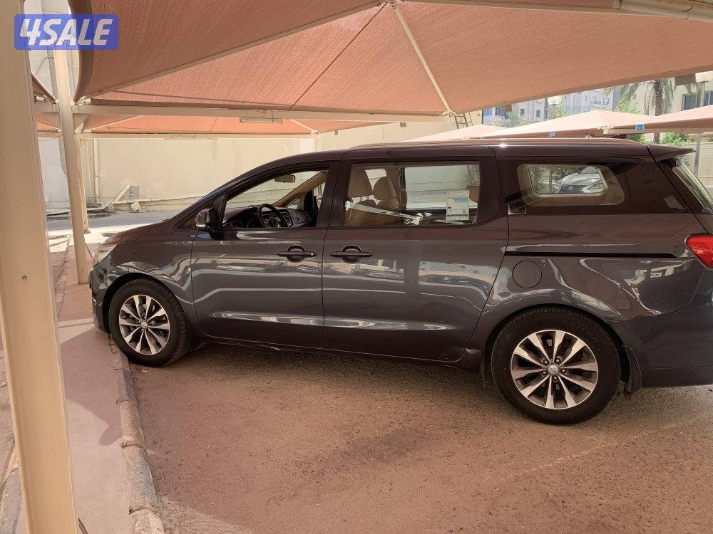 للبيع كيا كرنفال موديل ٢٠١٧1