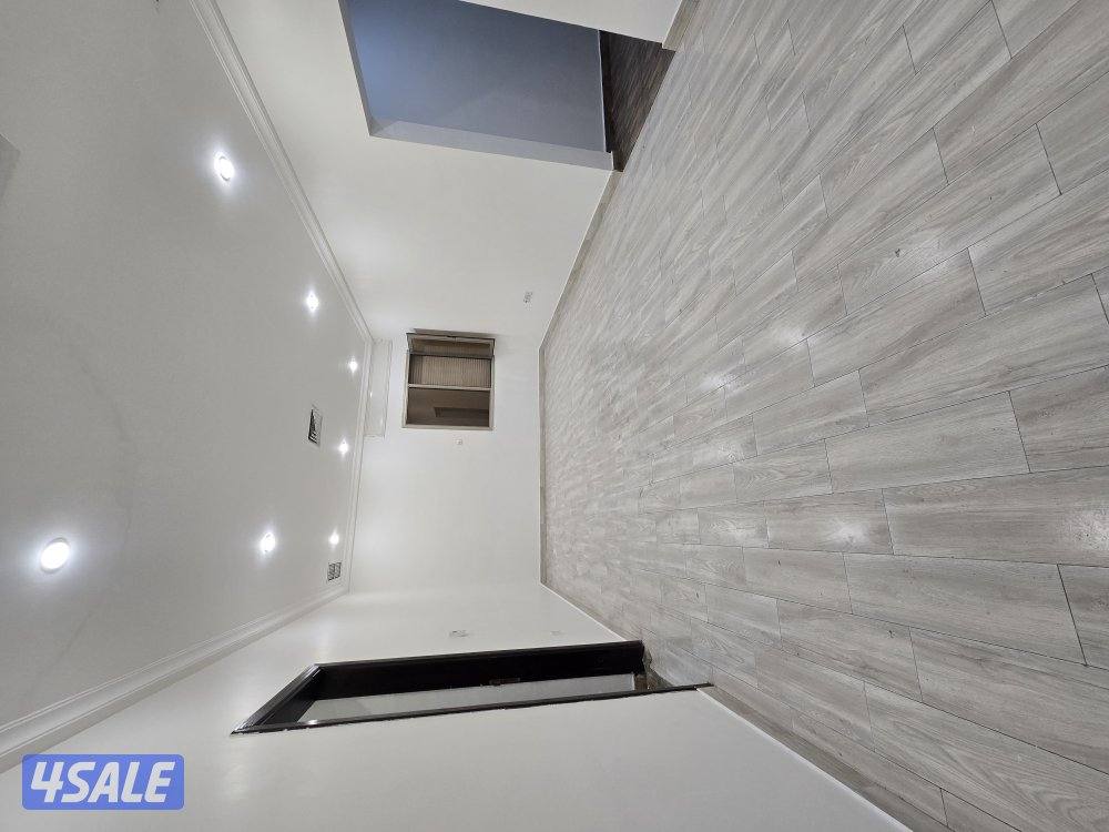 للإجار شقه ٣ غرف و صاله و غرفه للخدامه و ٣ دورات مياه0