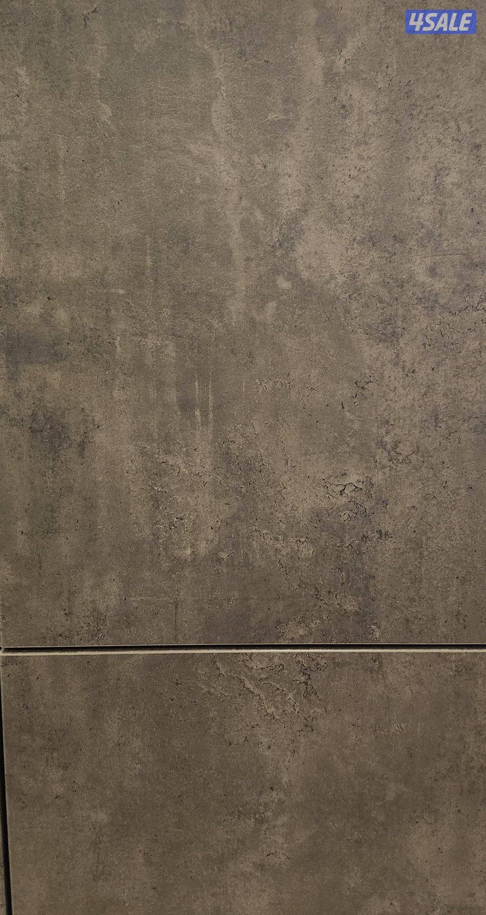 للبيع مكتبة بحالة ممتازة2