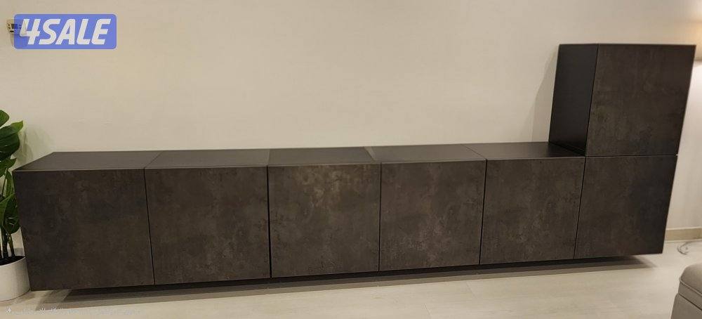 للبيع مكتبة بحالة ممتازة1