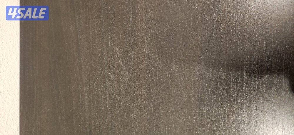 للبيع مكتبة بحالة ممتازة3