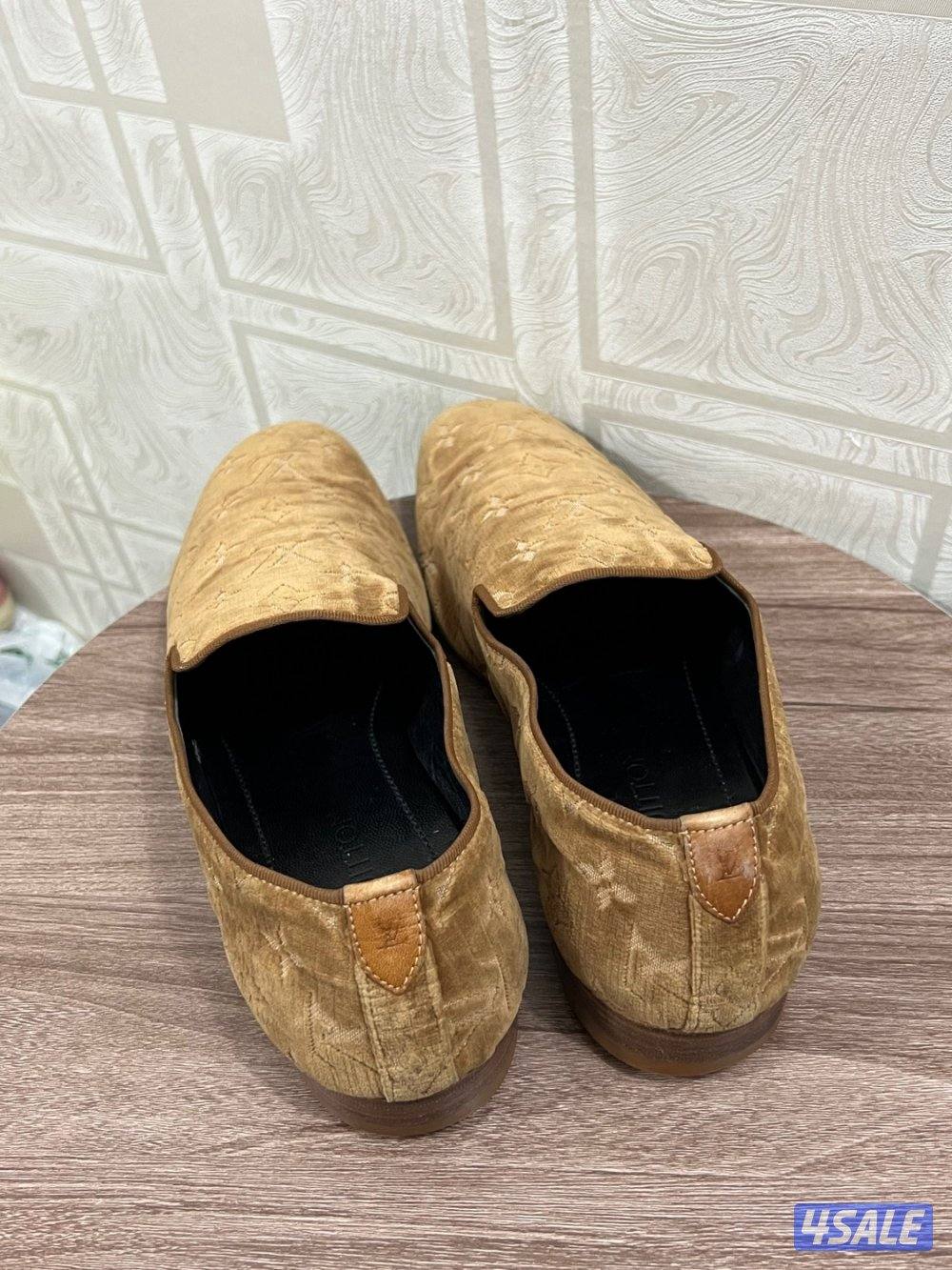 جوتي lv مقاس ٤٣1