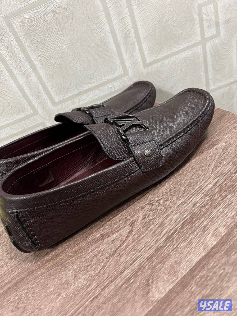 للبيع شوزين lv مقاس ٤٣2