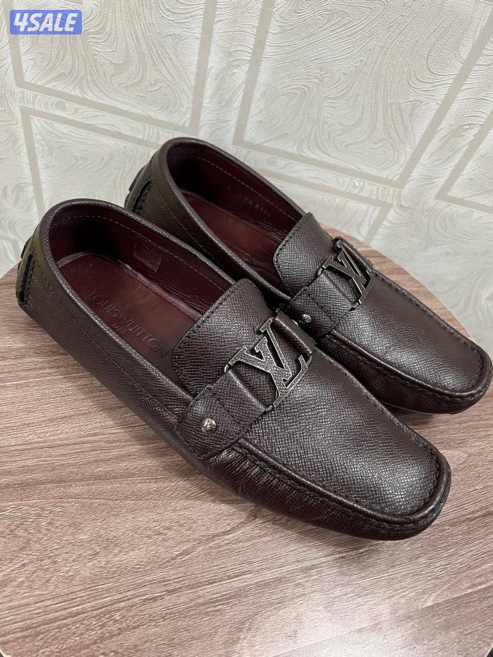 للبيع شوزين lv مقاس ٤٣1