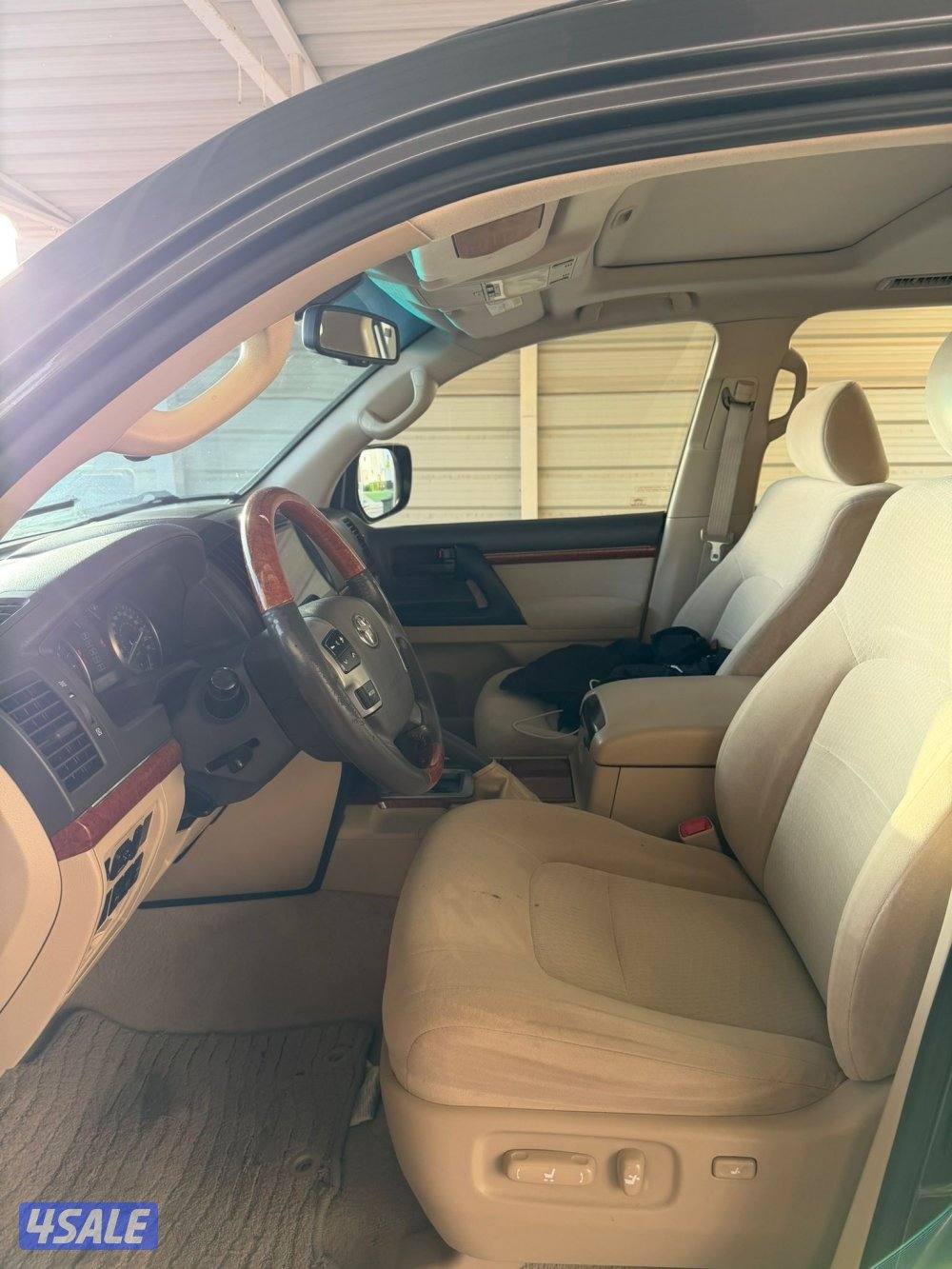 للبيع لاندكروزر 2015 الساير شرط الفحص5