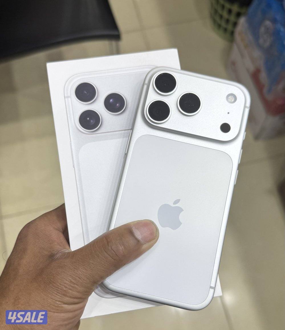 iPhone 17 pro 512gb used with physical sim available0