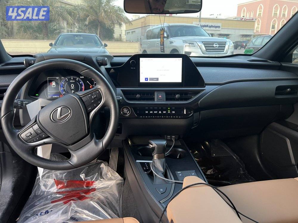 لكزس ux ماشي ٢٧ سيرفس مجاني0