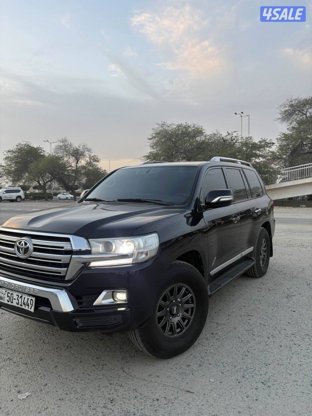 لاند كروزر GXR.V80